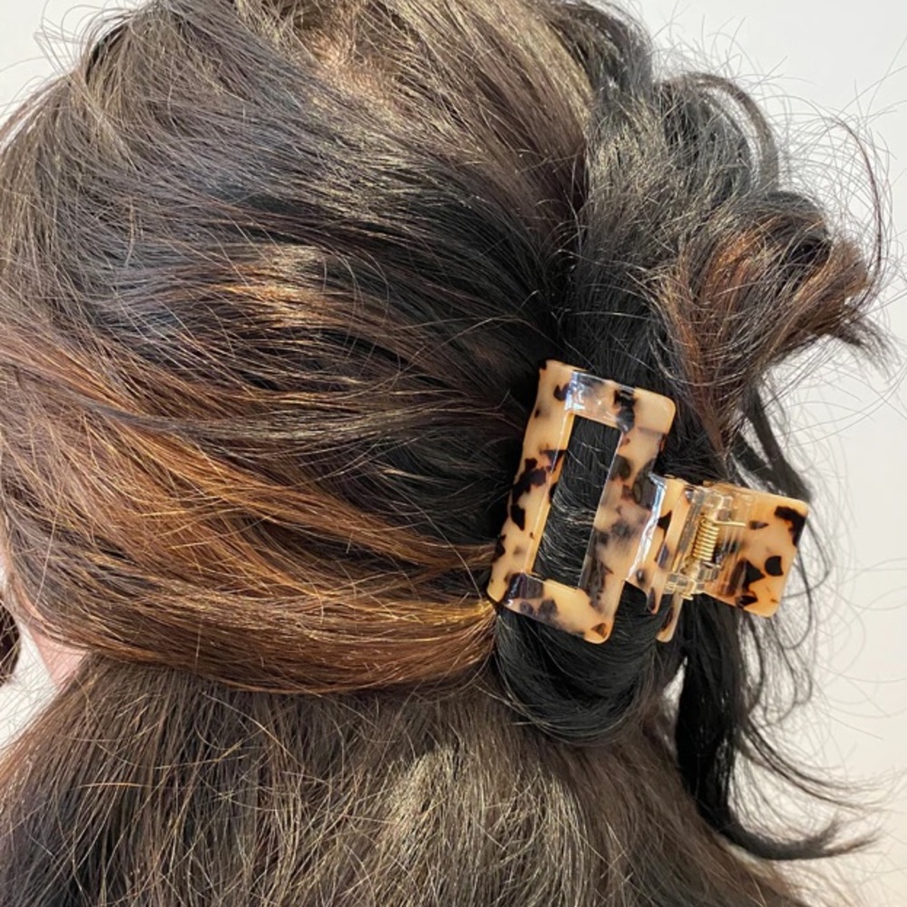 Acrylic Claw Clip Checkered Black & White Plaid Hair Clip - Picture 2 of 2